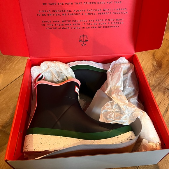 NEW Hunter Booties - Picture 2 of 4